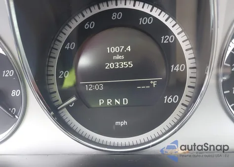 2011 Mercedes-Benz C 300 Sport z USA, uszkodzony, nr VIN WDDGF5EB0BR184364